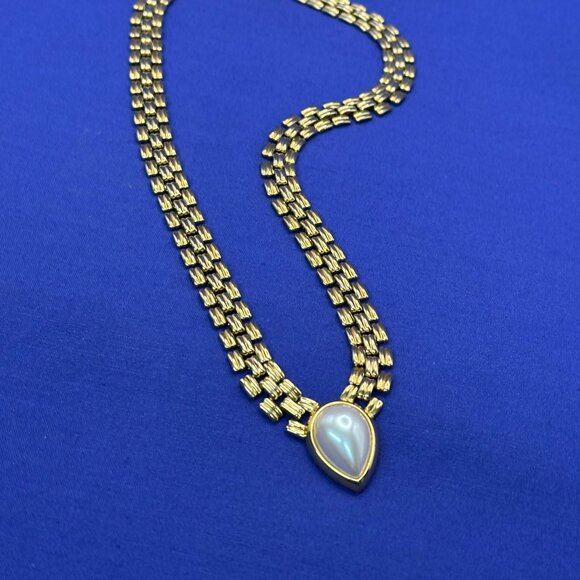 VTG Marvella Gold-Tone Chain Faux Pearl Accent Choker Necklace - Picture 6 of 12